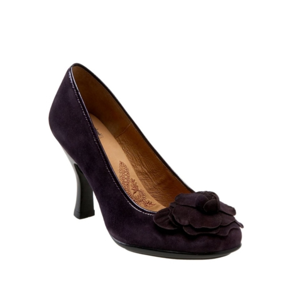 Womans red Sofft Fiorella suede pumps